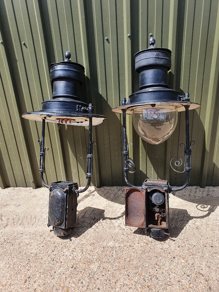 London Gas Lights – with glass dome