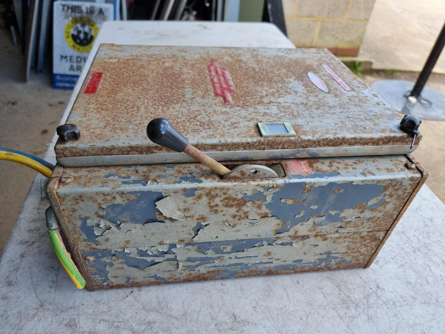 MEM 700 AMP Fuse Switch Electrical Cabinet – Street Furniture Salvagers ...