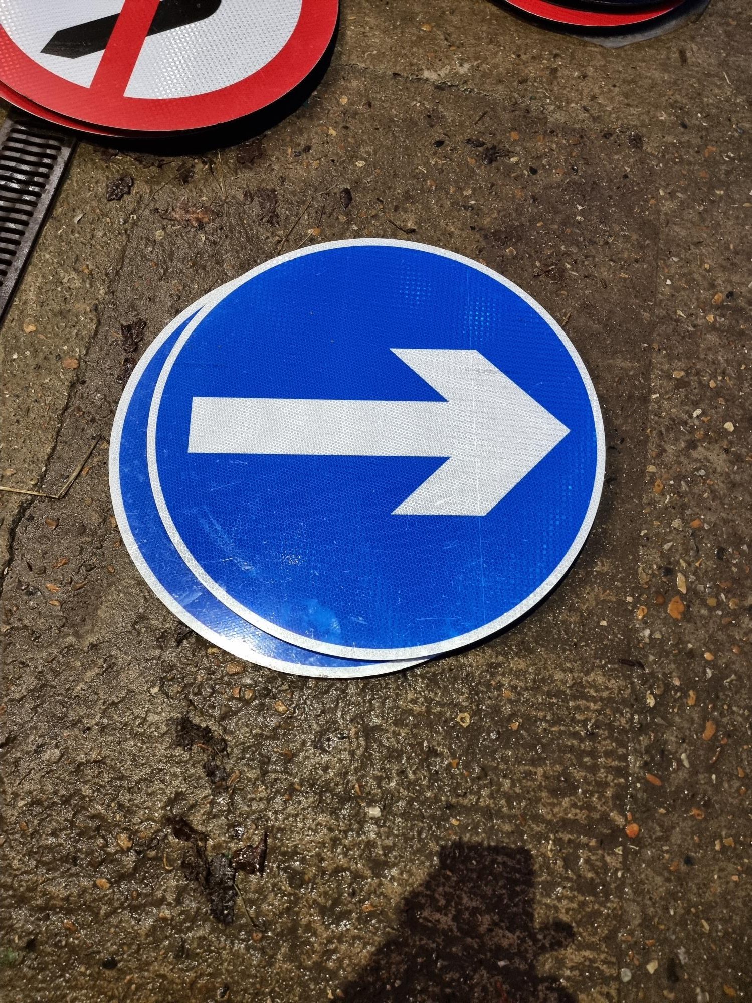 One Way Arrow – Road and Traffic Signs