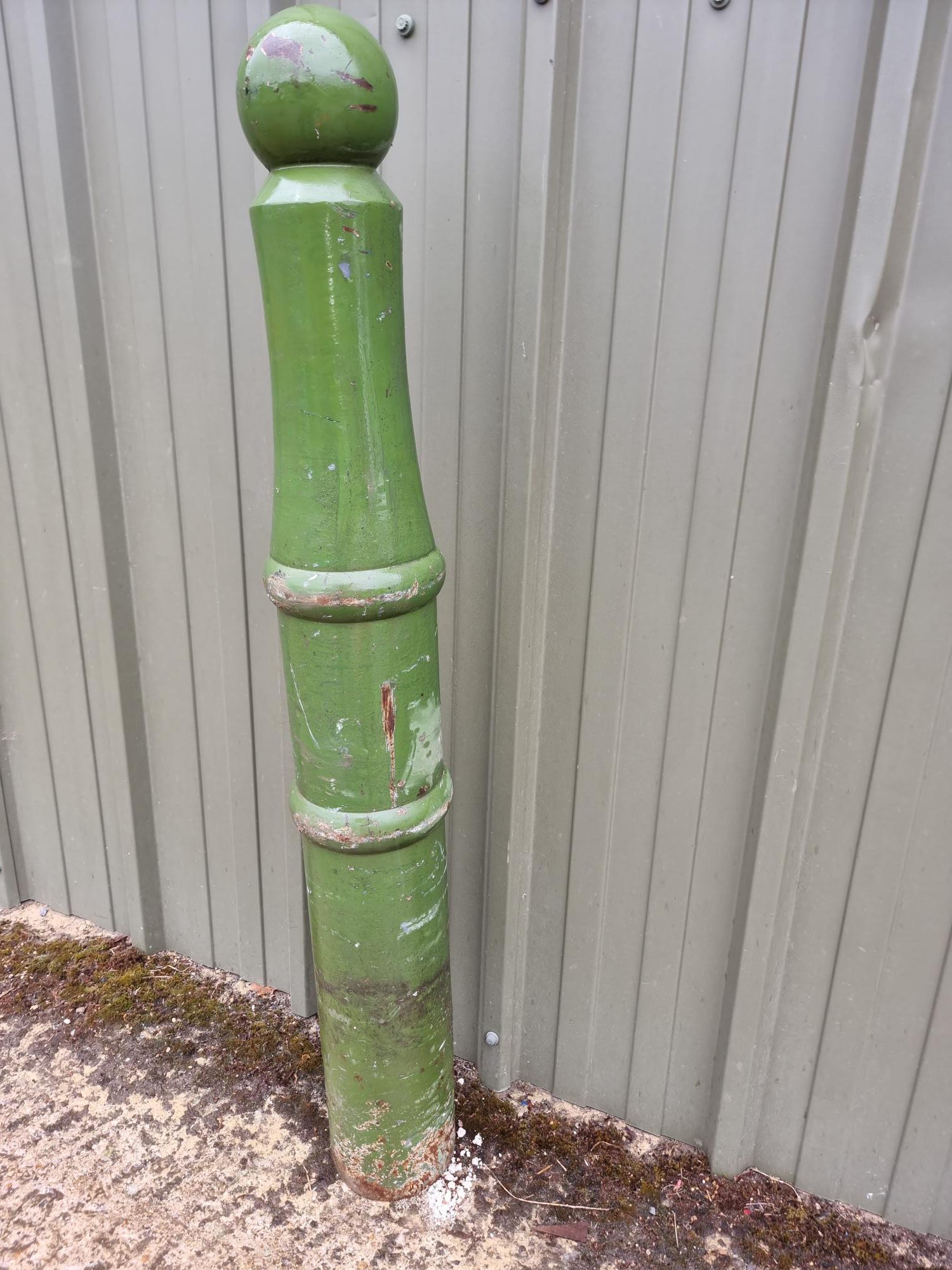 Heavy Cast Iron Ball Top Bollards
