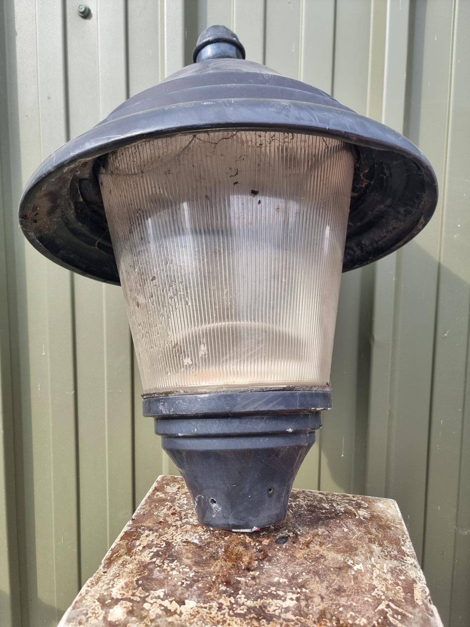 Thorn Hooded Lights Post Top