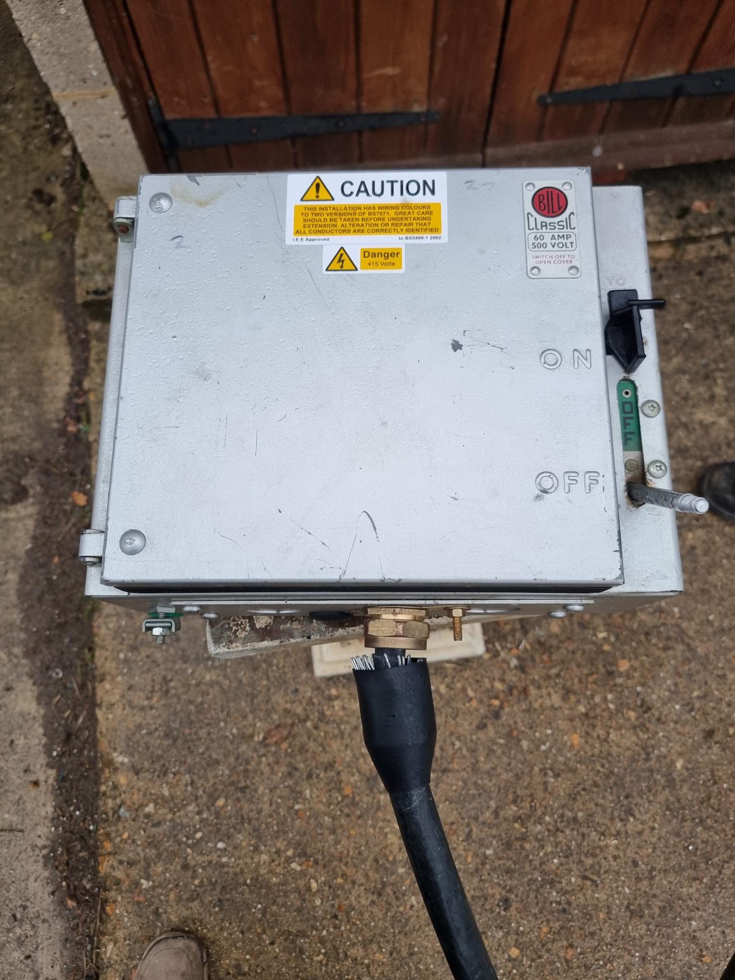 Large Bill Classic Fuse Distribution Box With On/Off Switch Arm