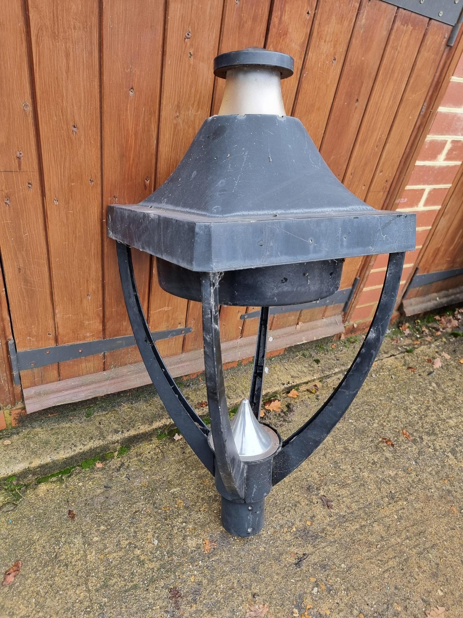 American/USA Style Lights – Thorn – Post Top Mount