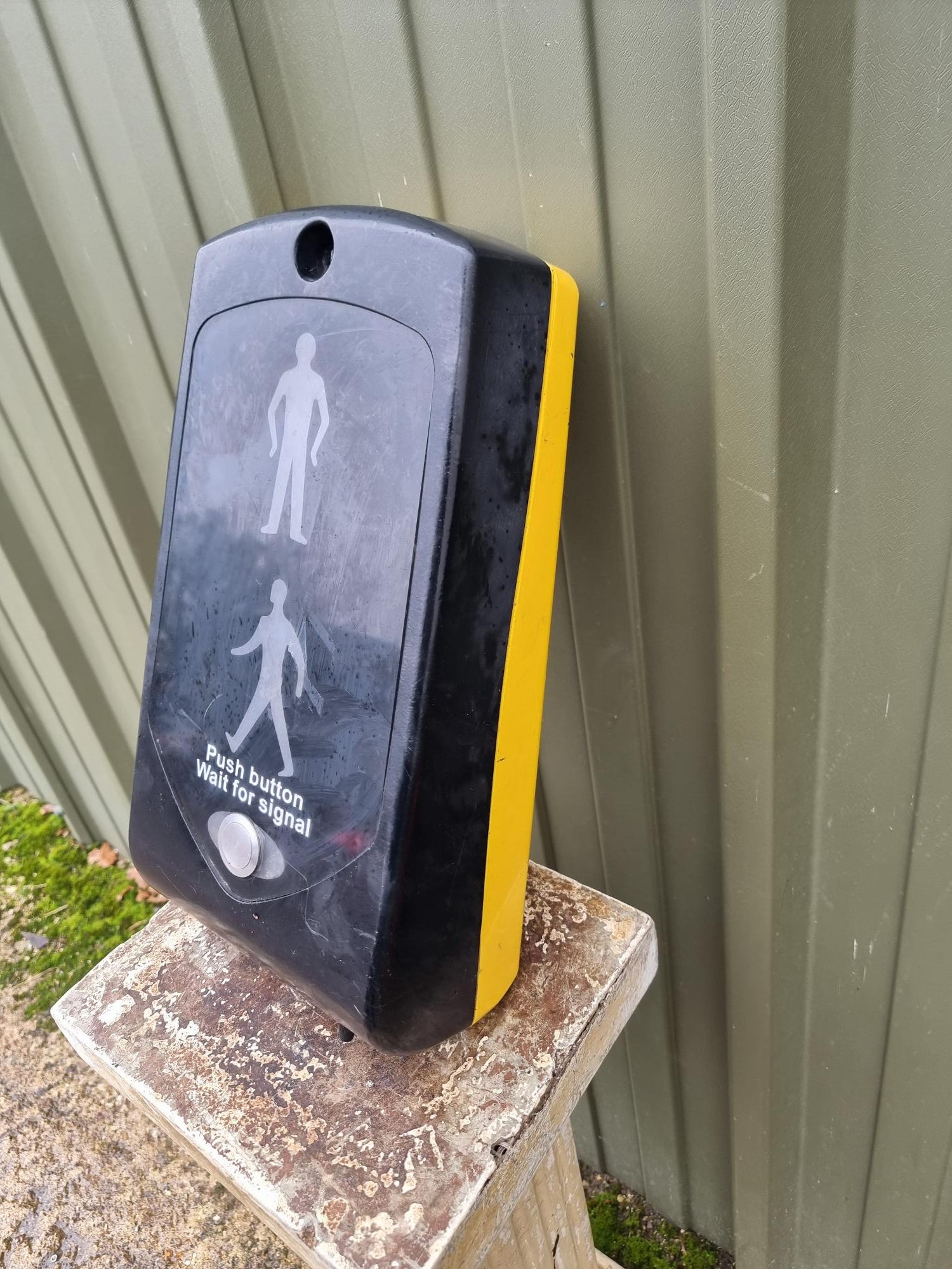 New Style Pedestrian Walk Push Button