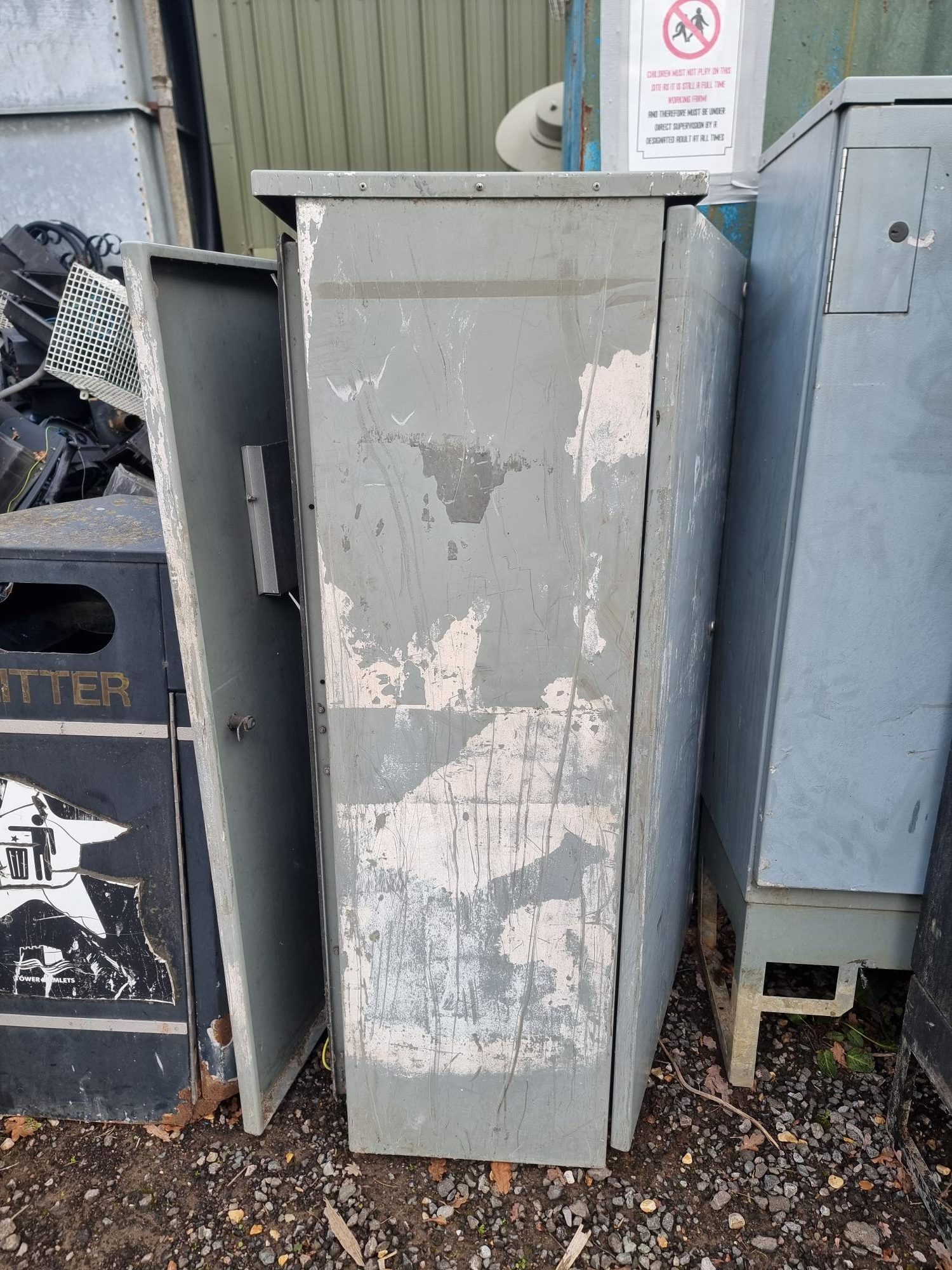 Large Double Door Outdoor Electrical Cabinet - Image 6