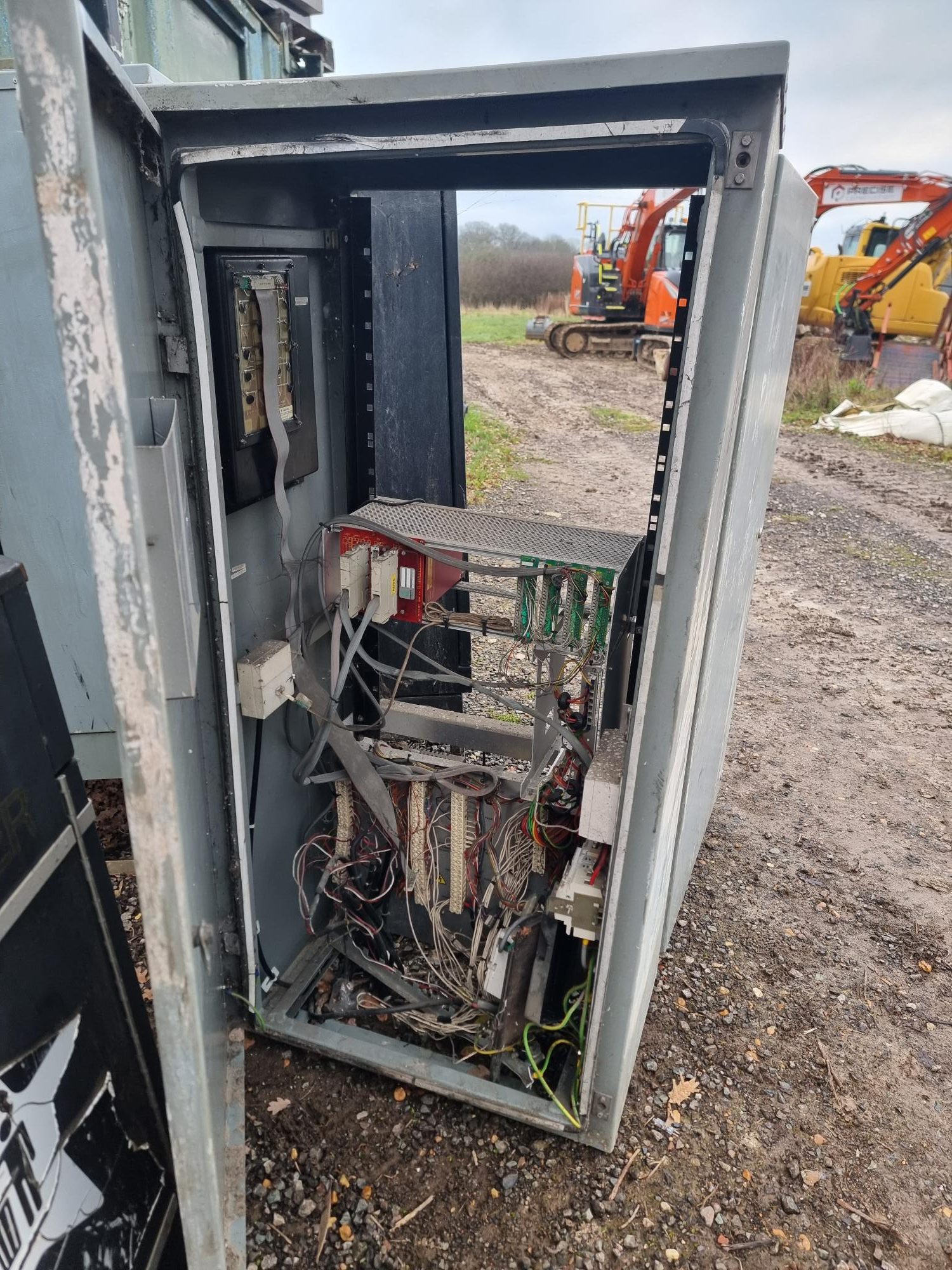 Large Double Door Outdoor Electrical Cabinet - Image 7