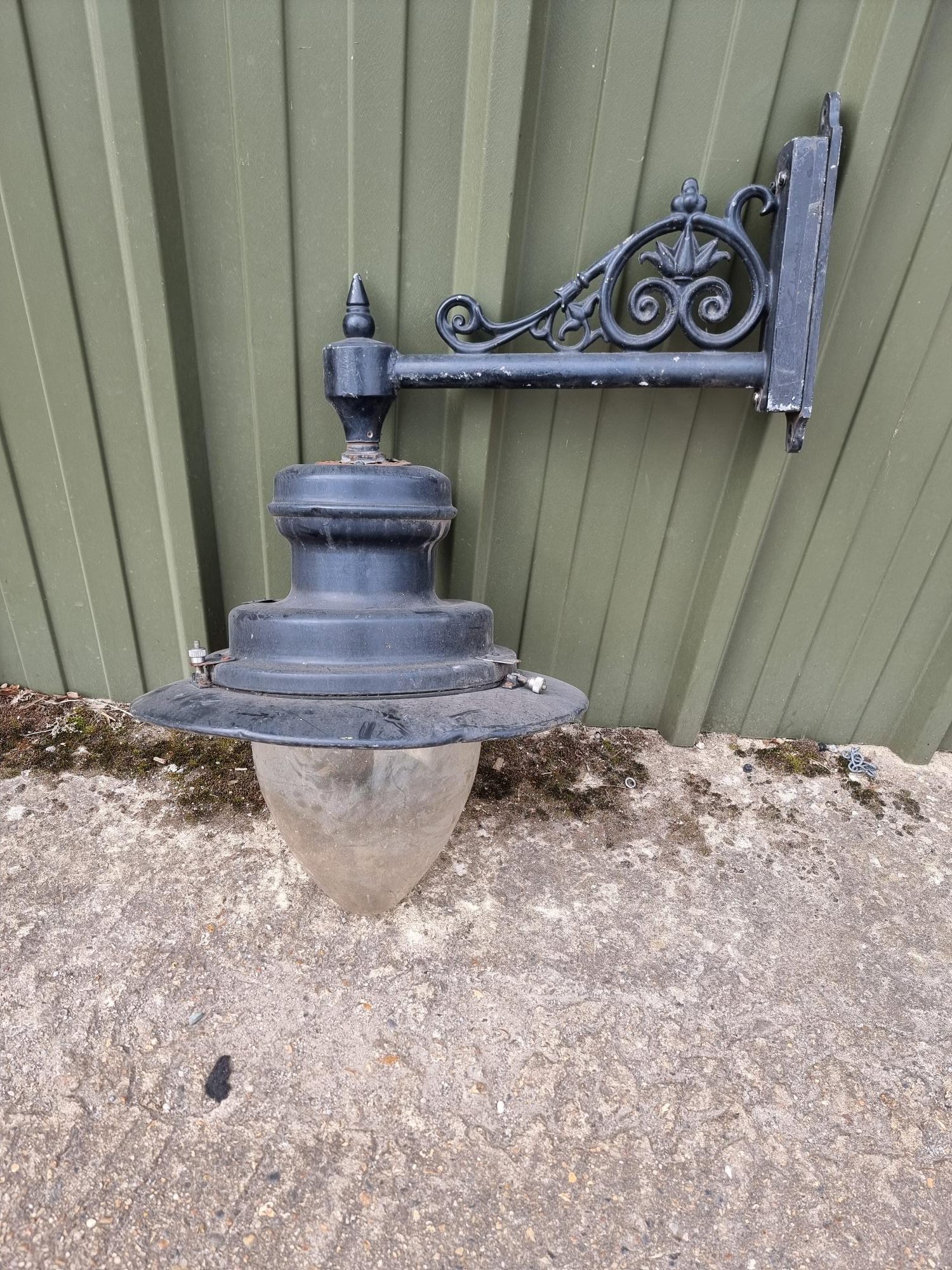 Small Strand Light on Wall Bracket