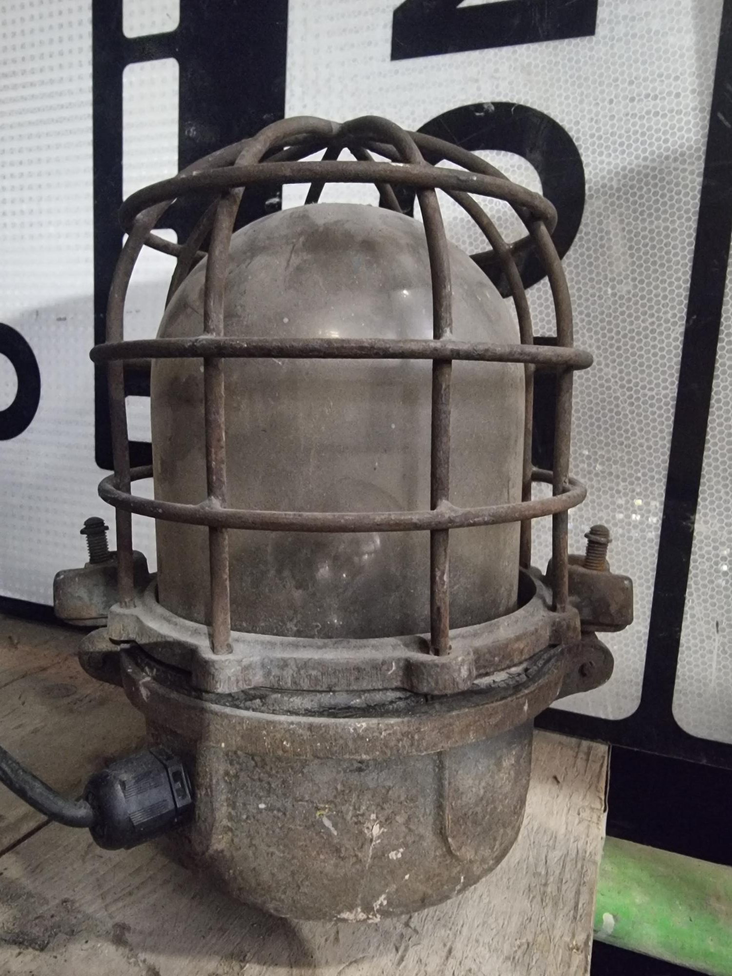 Heavy Duty Marine Lights Cast Iron Construction 
