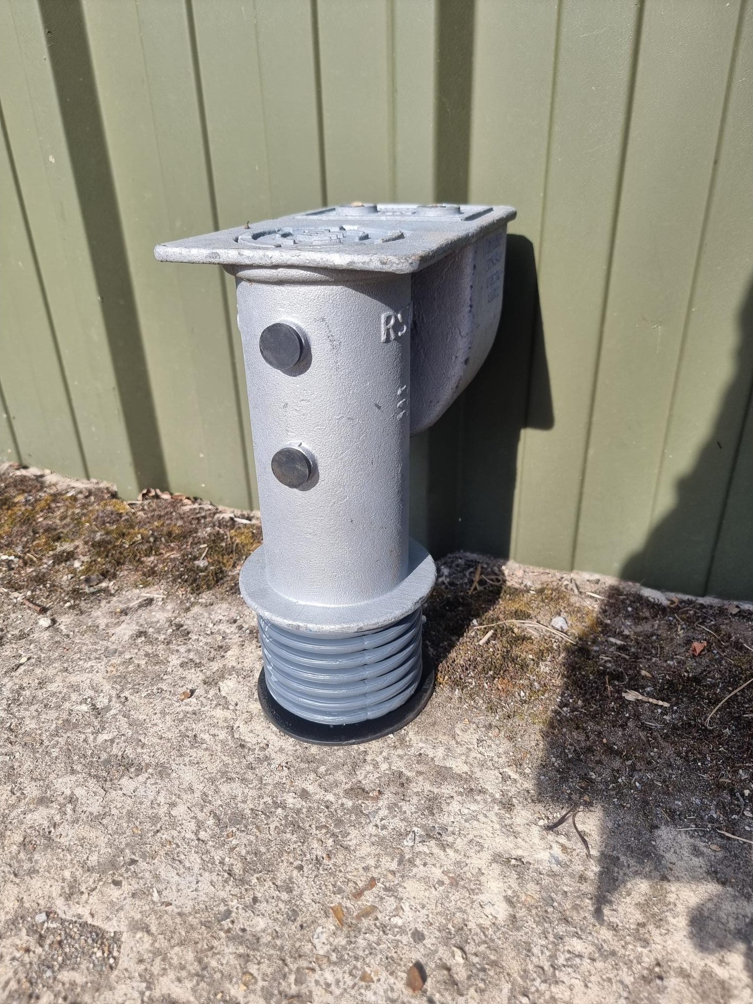 Socket Retention Units In Ground
