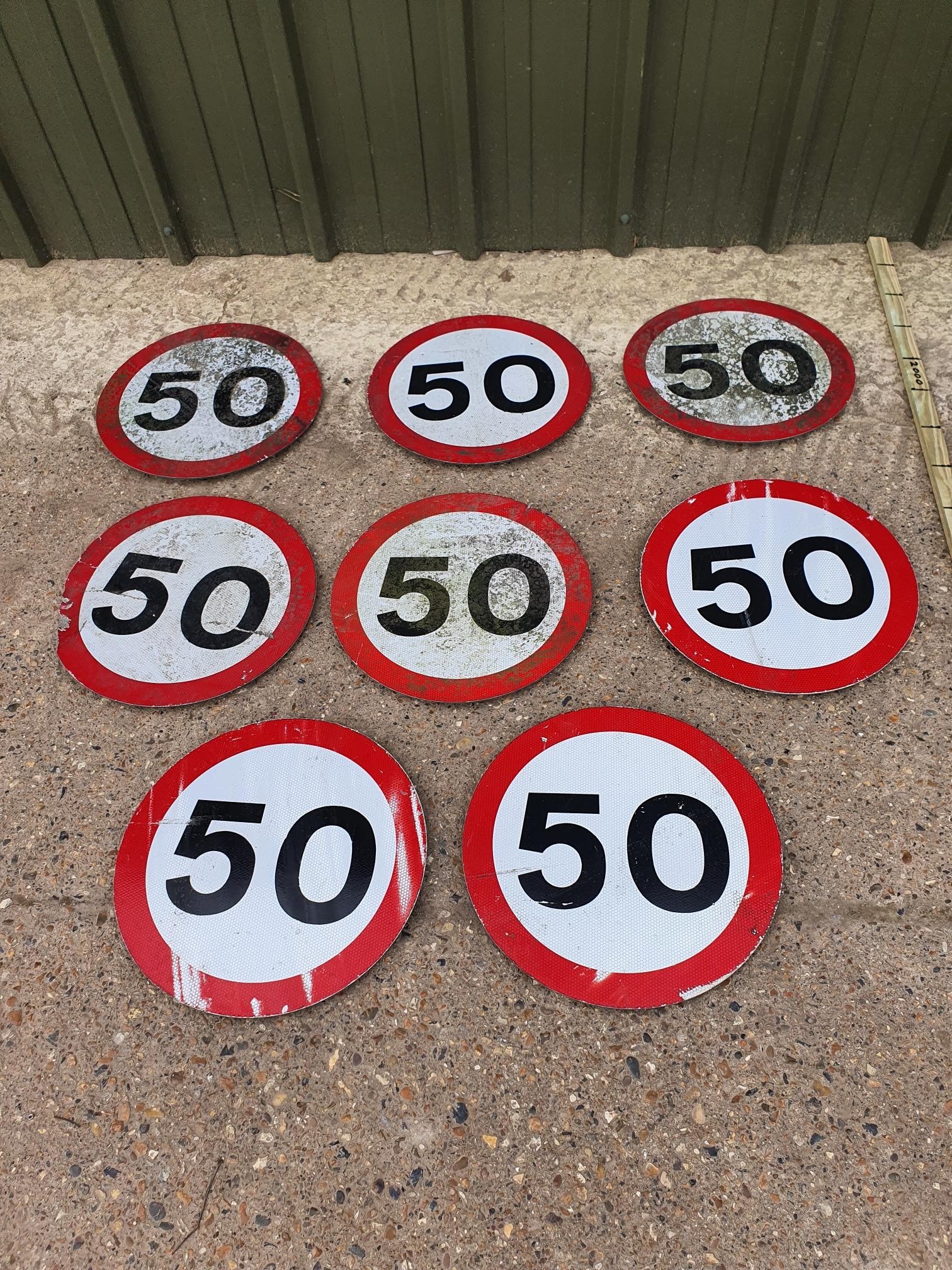 Signs – 50mph