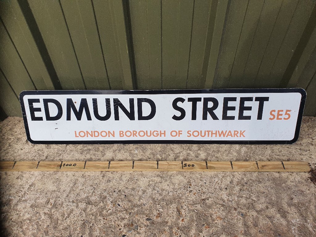 Sign – Edmund Street SE5