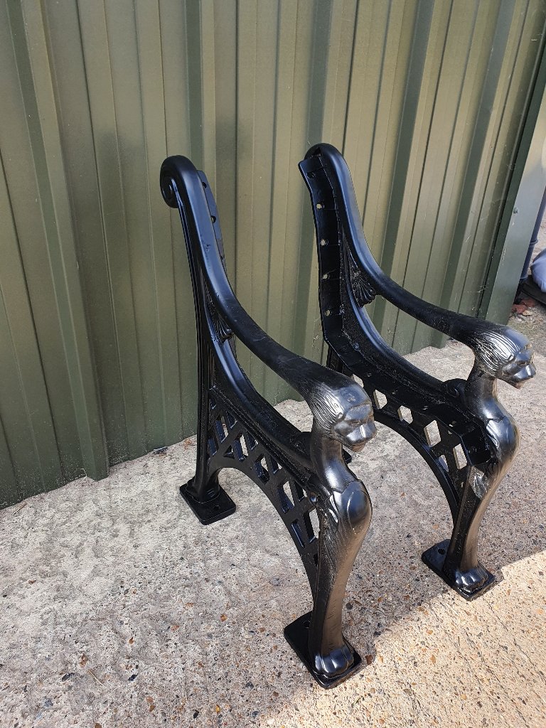 Heavy Cast Iron Bench Ends – Lions Head