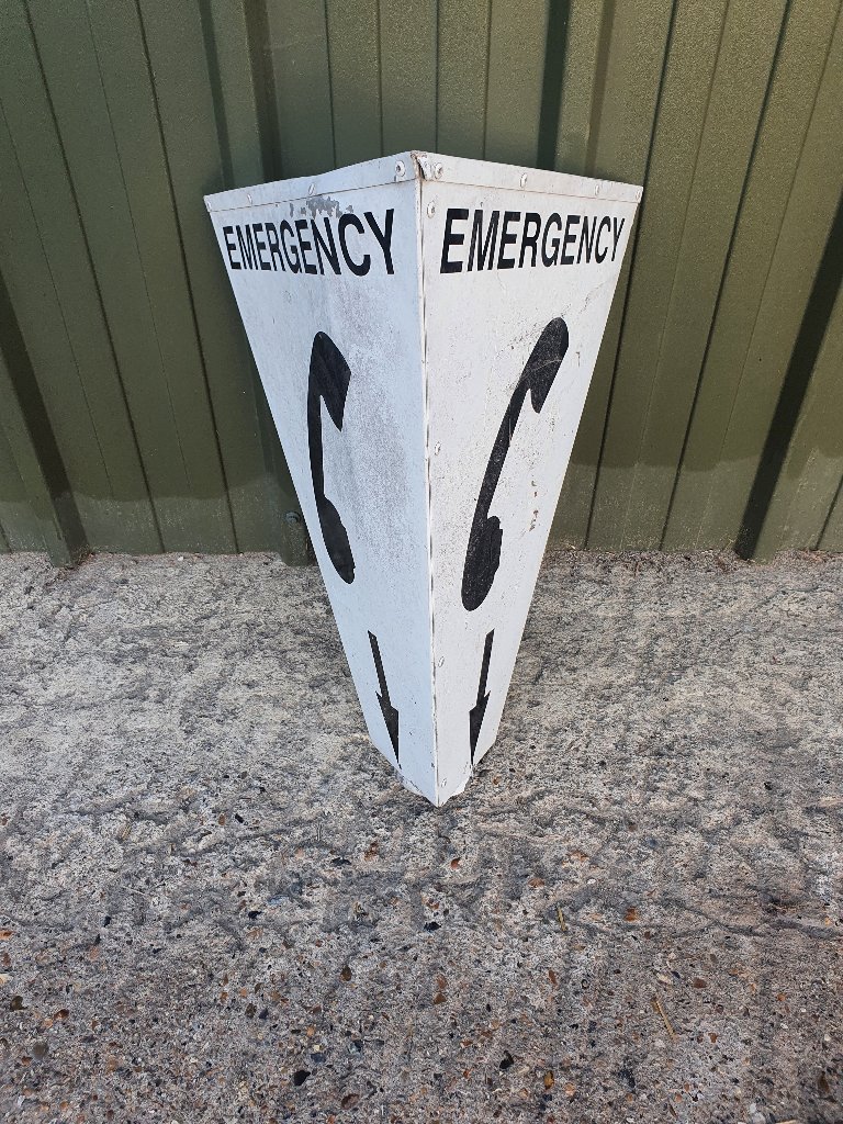 Sign – Emergency Call Here – 3 Sided Triangular Sign